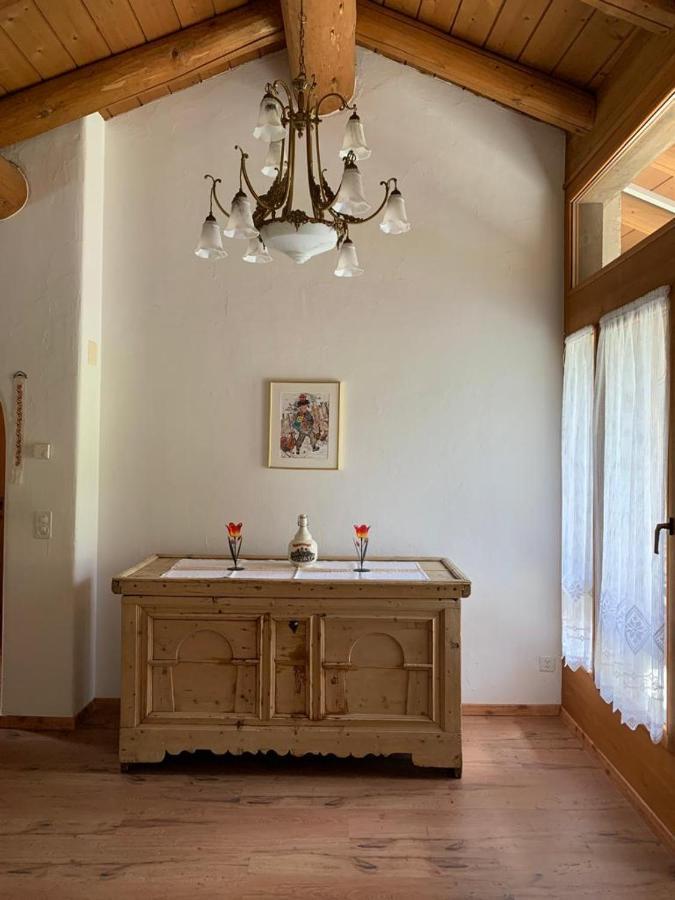 Ferienwohnung Jalet Tschierv Ngoại thất bức ảnh